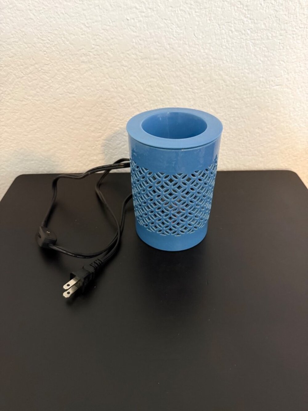 Lantern Fragrance Blue Flip Dish Wax Warmer- Plug in